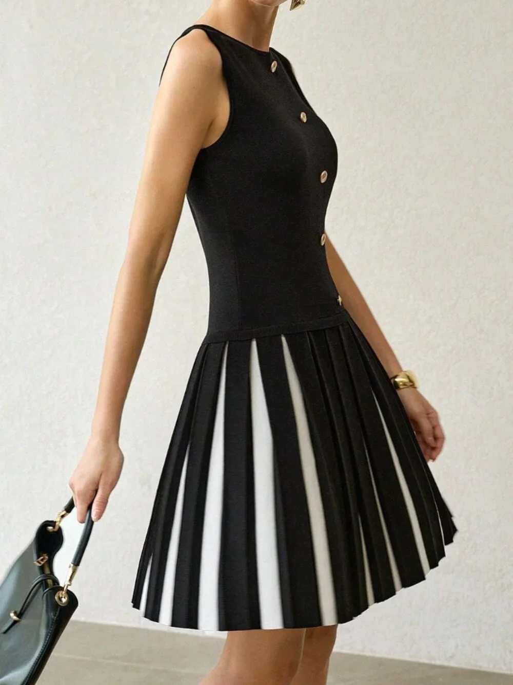 Black Elegant Women's Button Decorated Sleeveless Knit Sweater Dress